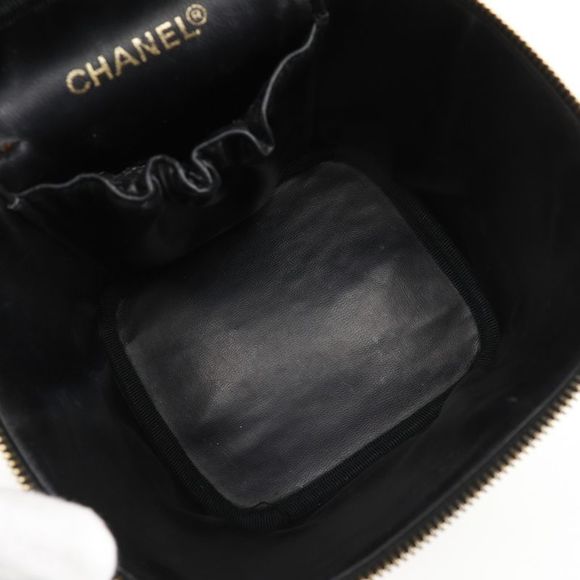 Chanel Vanity Handbag Vintage Lambskin Black Ladies Pouch - Picture 6 of 10